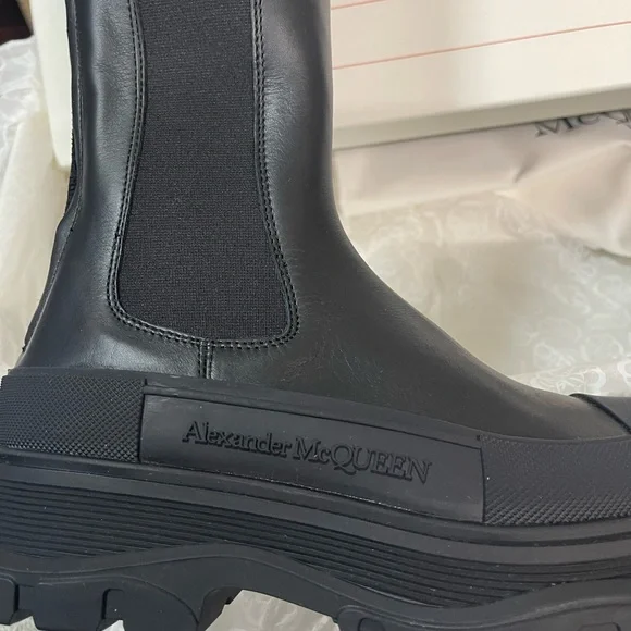 COPY - BNIB Alexander McQueen 666410WHZ66 Woman’s boot Black 40 - Picture 4 of 16